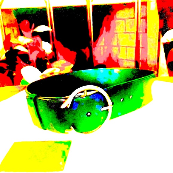 ⭐️⭐️AUTHENTIC VINTAGE PRADA BELT - see pics for serial number⭐️⭐️ - Picture 3 of 10